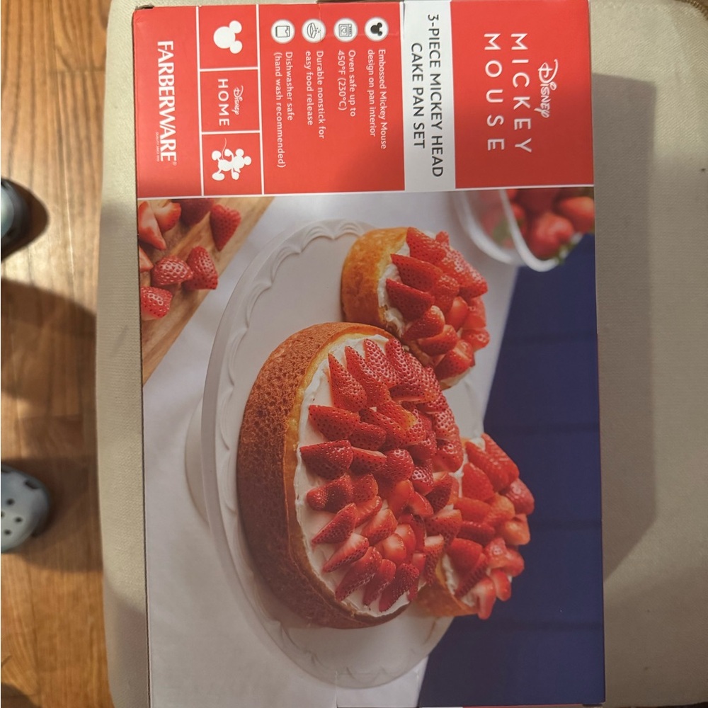 Farberware Red Bakeware Set for Kitchen Enthusiasts